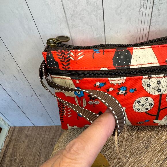 Woodland Bears Red Clutch Purse Makeup Bag Wristlet Forest Owl Red Wallet NEW - Picture 5 of 8